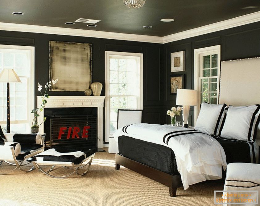 A beautiful combination of cream shades with black colors in the interior