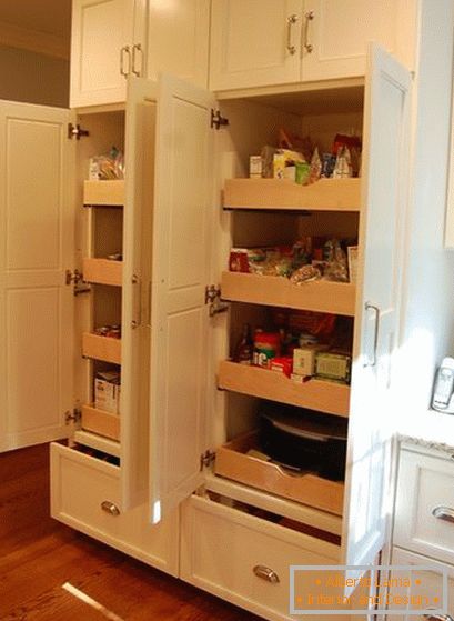 Drawers in the pantry