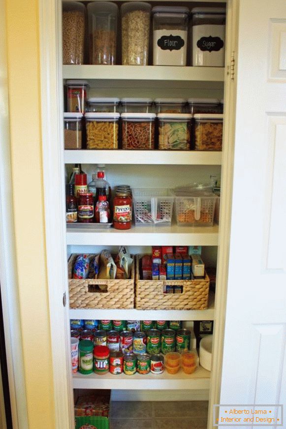 Containers for bulk in the pantry