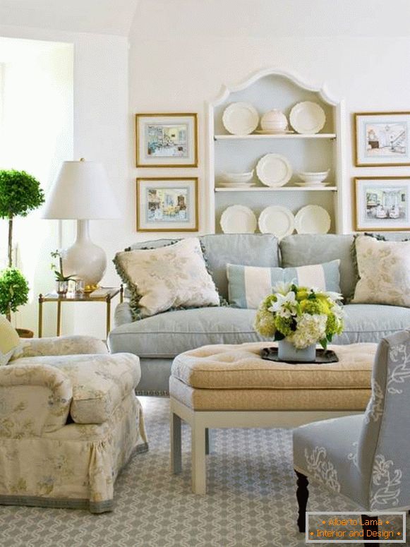 Decorating the living room in the style of Provence