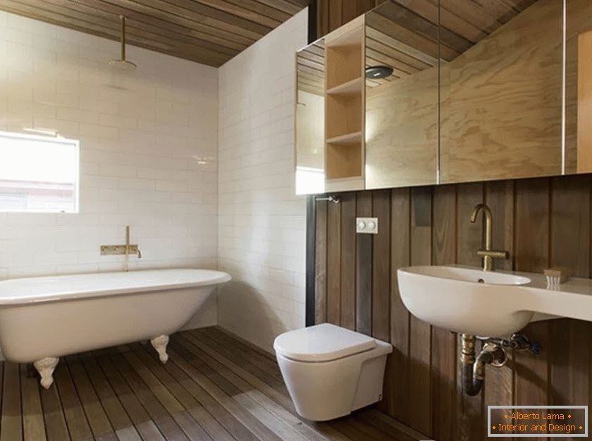 Bathroom - a combination of wood and tiles