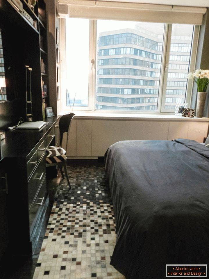 Bachelor apartment bedroom in Manhattan