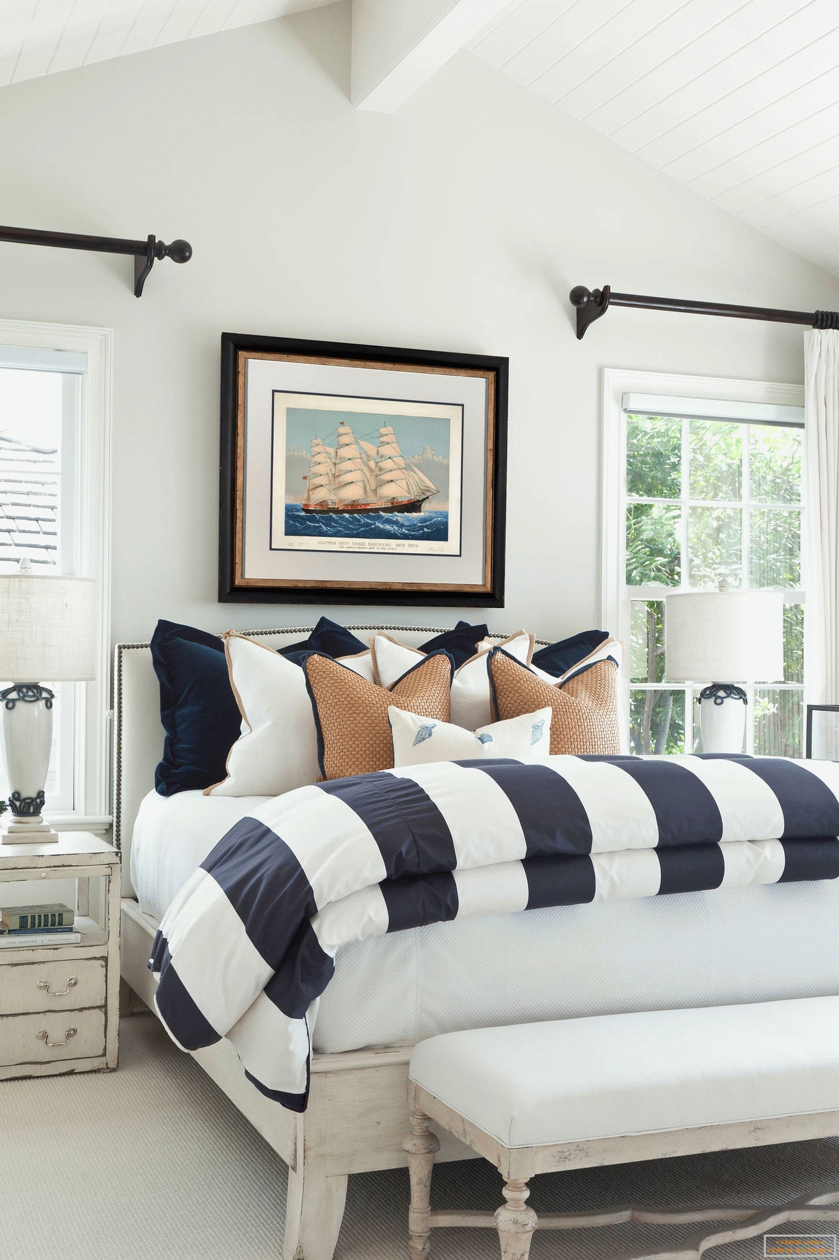 Marine style in the interior of the bedroom