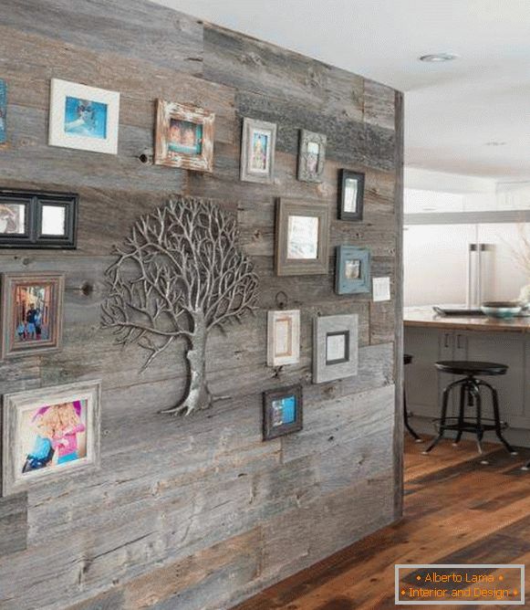 The best ways to hang some photos on the wall