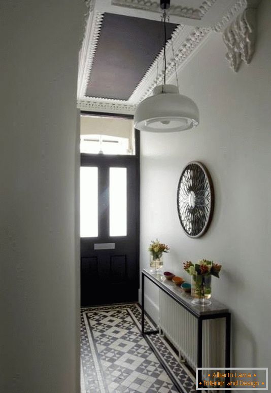 Stylish design of a narrow corridor