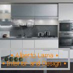 Linear layout in the kitchen