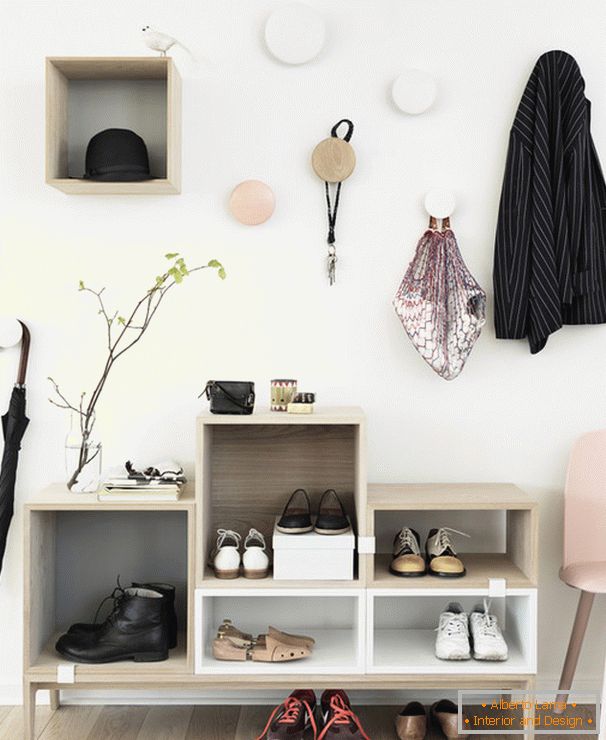 Outdoor shelving for shoes