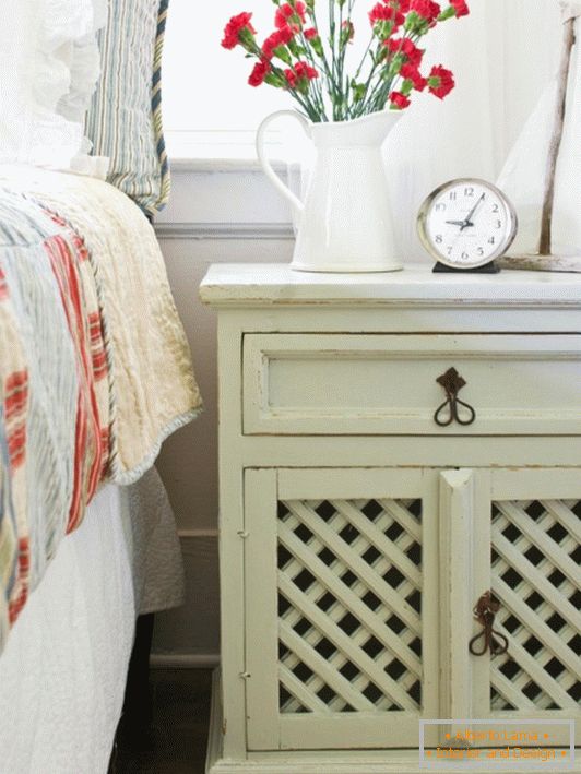 bedside-curbstone-in-style-provence
