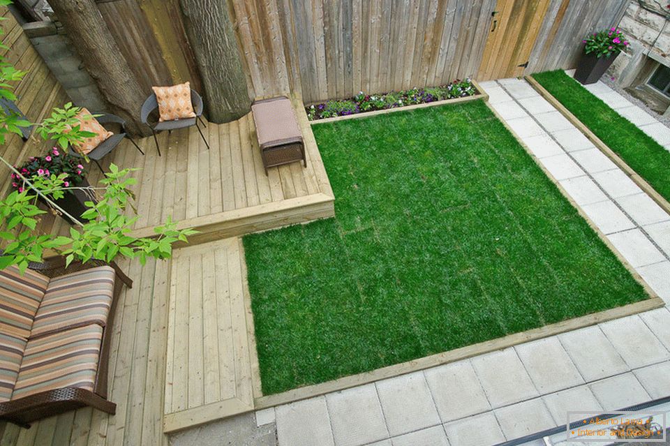Minimalism in the design of the patio