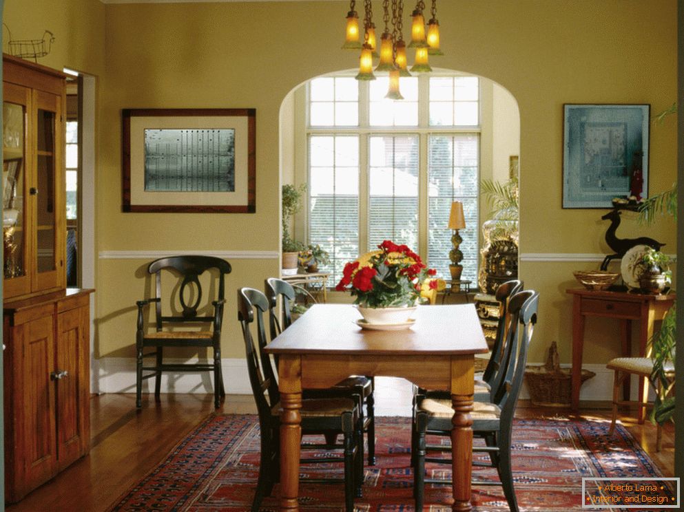 Dining room in classic style