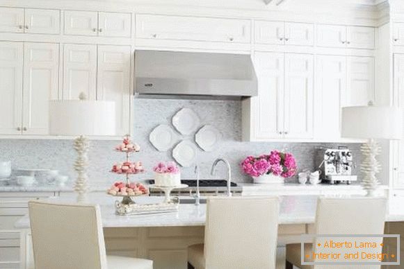 How to decorate the kitchen in bright colors