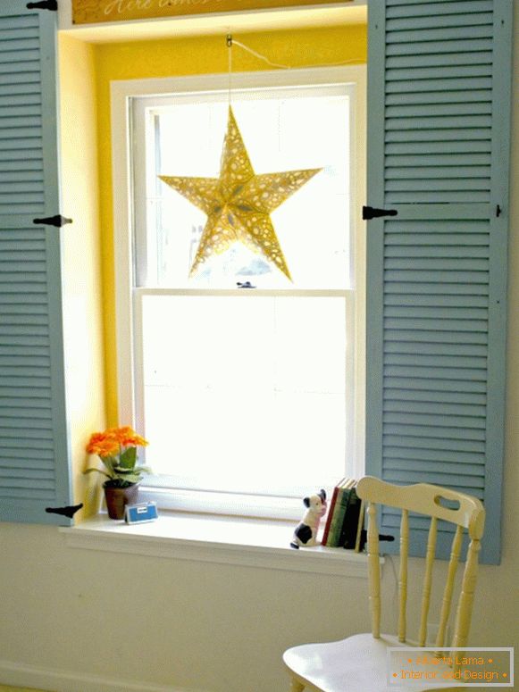 Stylish design of the window in the interior with old things