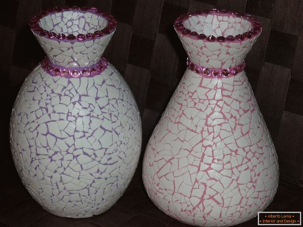 Vase decorations with eggshells