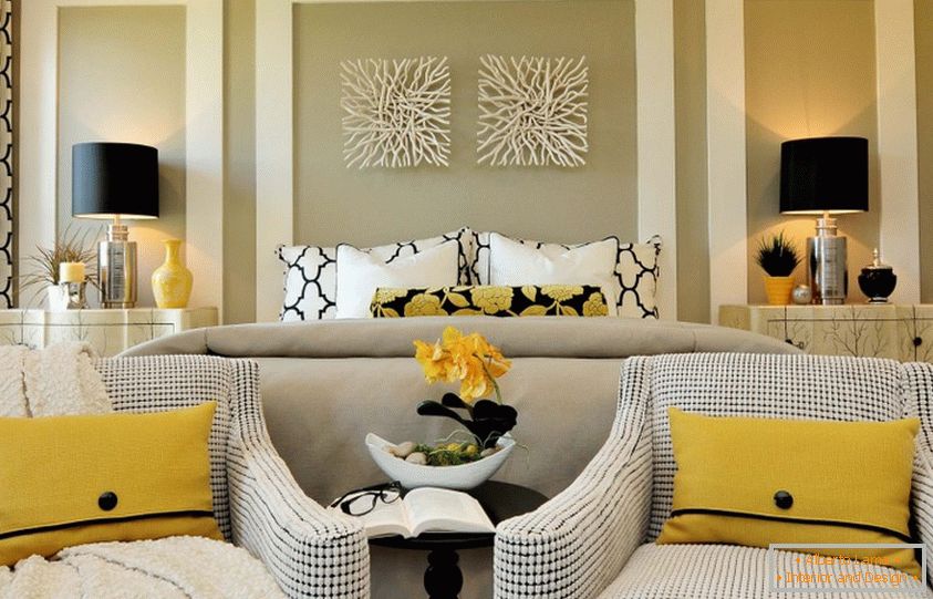 Use of yellow color in the interior of the bedroom