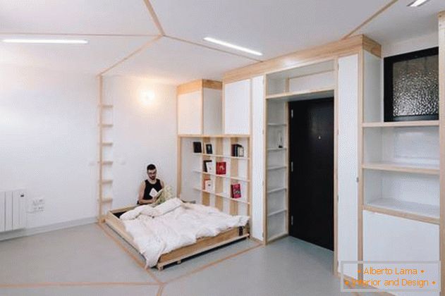 Rest zone in an apartment with movable walls