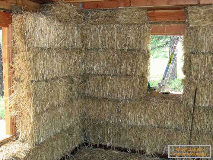 Home insulation made of straw