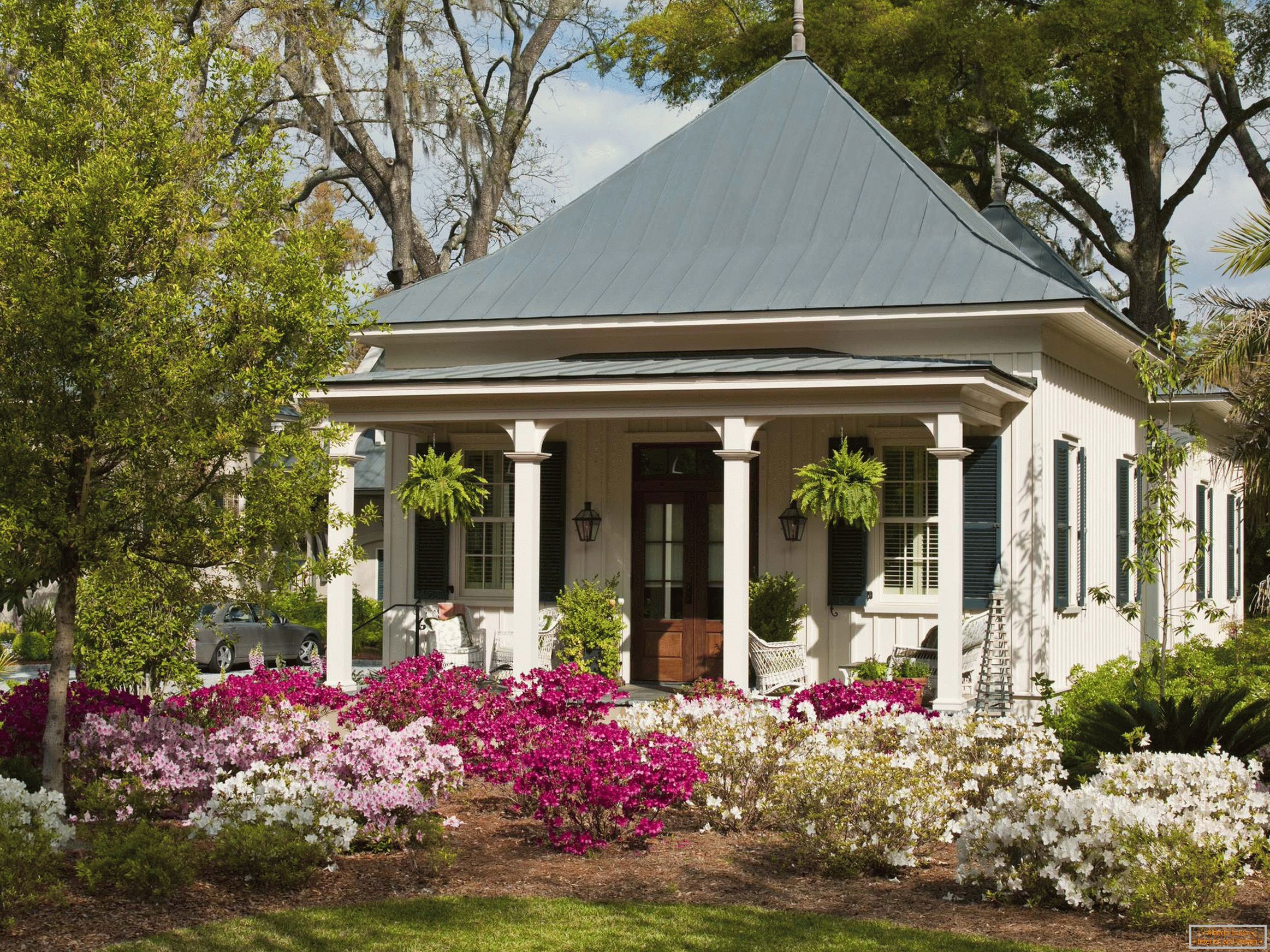 The appearance of a country cottage