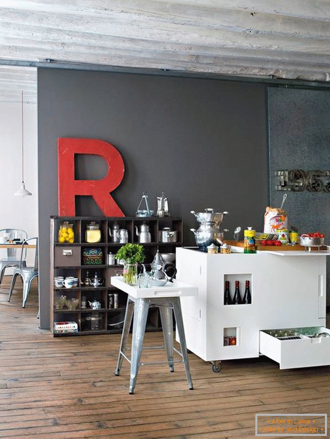 Kitchenette in the shape of a trolley