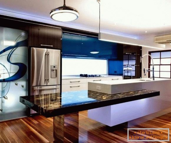 Bold modern kitchen design