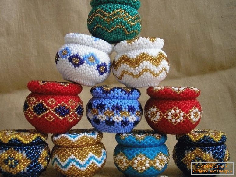 Vases-boxes woven from beads