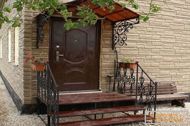 металлическое porch to the house