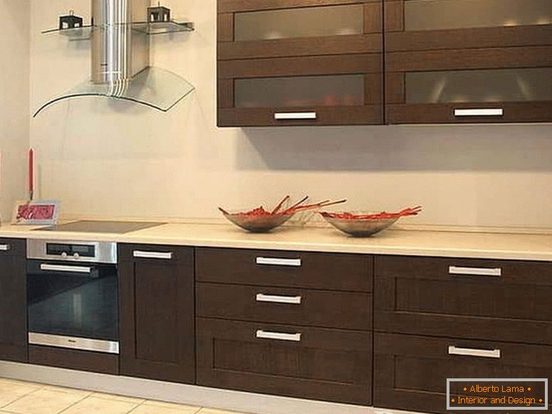 Small kitchen in wenge color