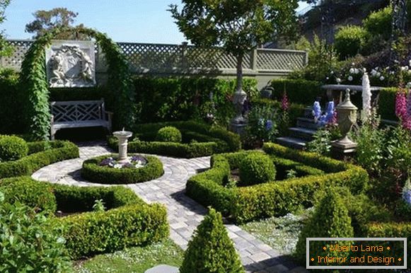 Landscaping of the courtyard of a private house, photo 12
