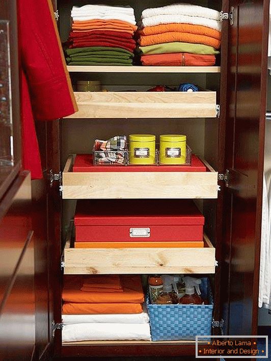 Wardrobe room with drawers