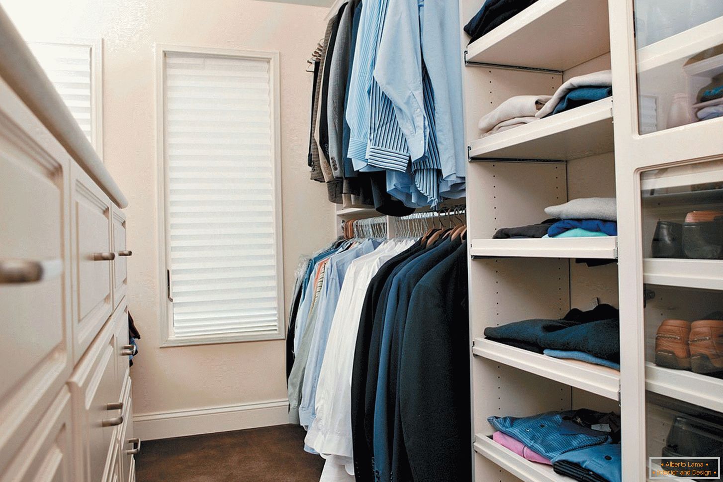 Functional dressing room: a former small storeroom