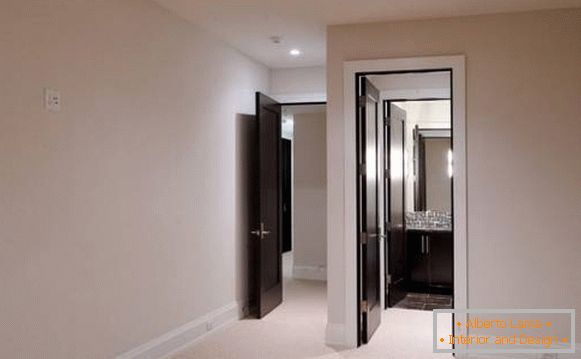 How to combine doors and floors in the interior - photo