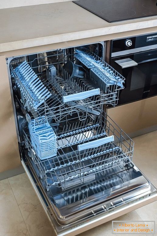 Box for storing dishes in the kitchen with the effect of optical illusion