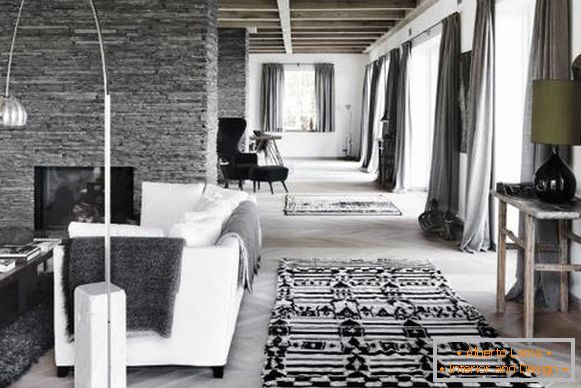 Different carpets in the interior - photos of the shegg and ethnic motives