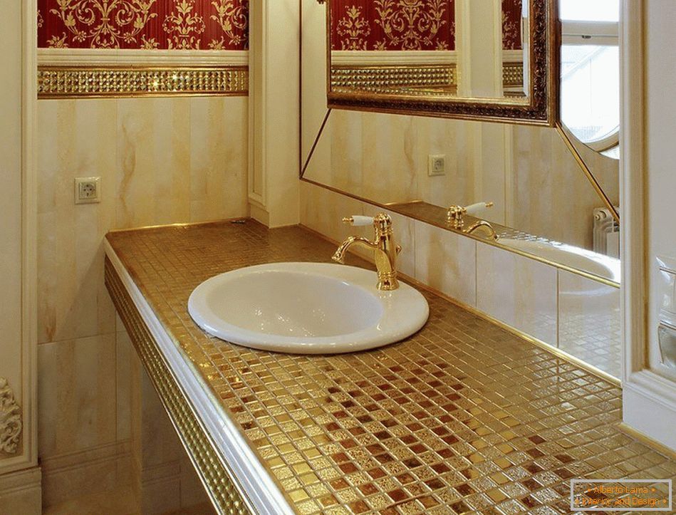 Mosaic tiling of small elements in the bathroom