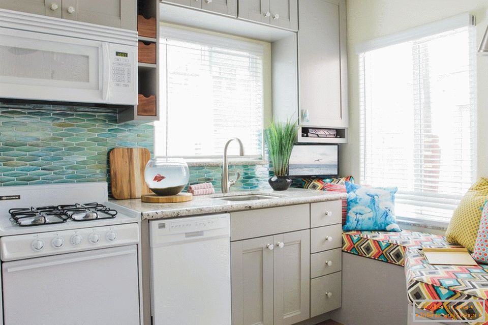 Bright accents in the interior of a small kitchen
