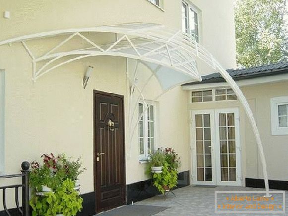 Polycarbonate awnings in a private house, photo 1
