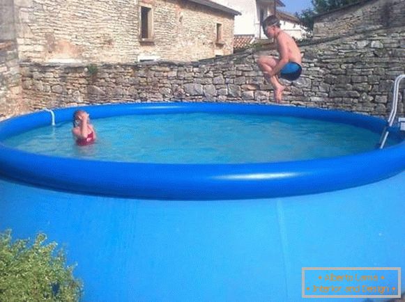 Modern inflatable pools - photos on the cottage site