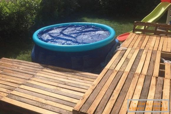 How to make an inflatable pool on the site - on the photo children's pool