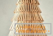 An unusual lamp from clothespins from studio Crea-re Studio