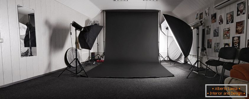 Proper lighting in a professional photo studio