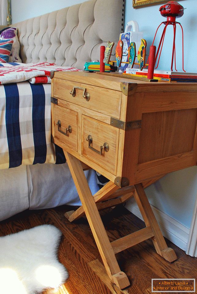 Chest in the interior of a small bedroom