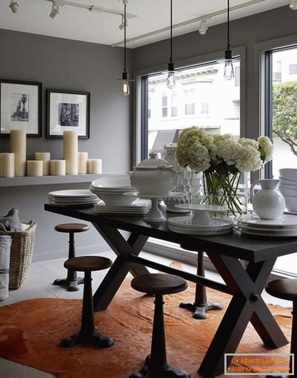 Dining room with low ceilings in gray tones