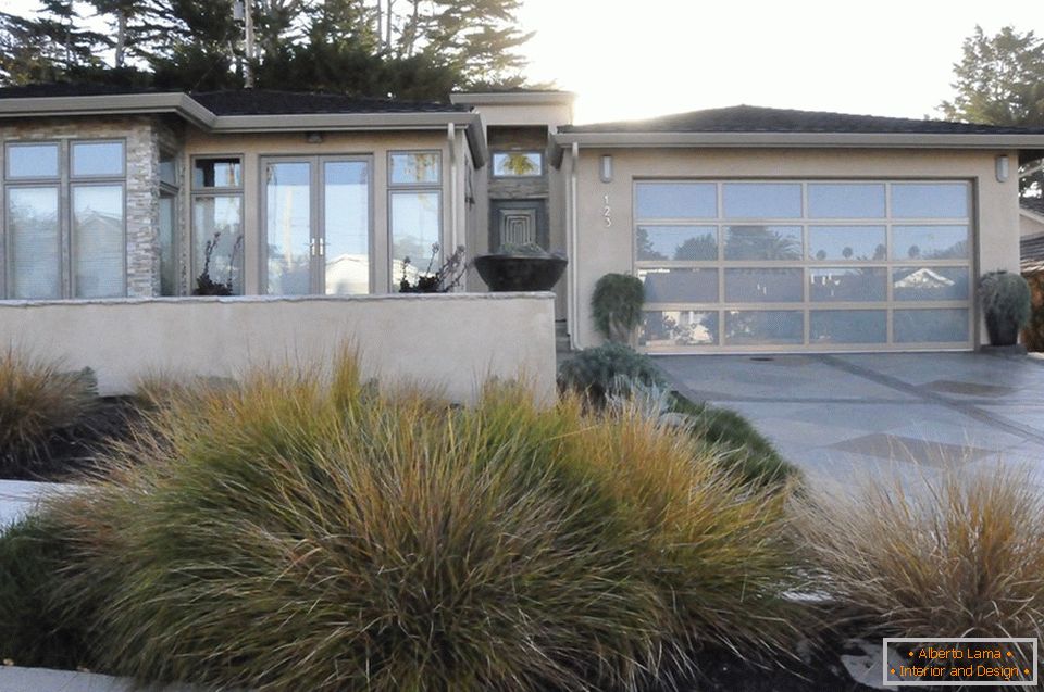 Garage with modern gates