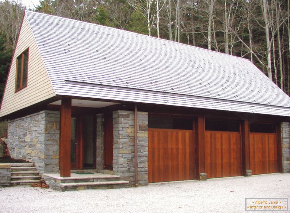 Garage with wooden gates