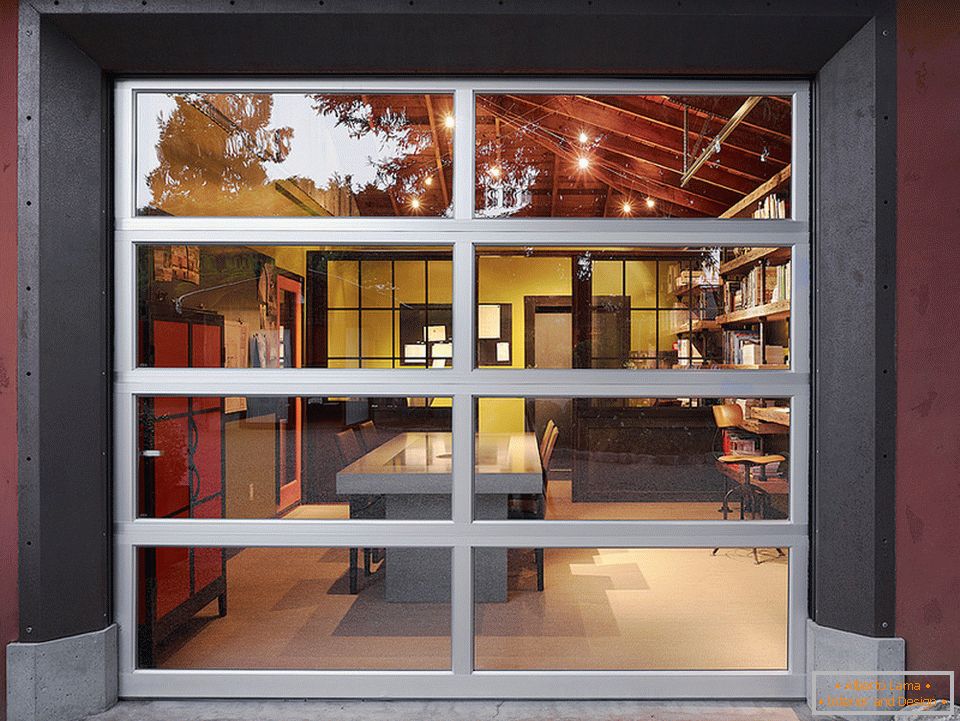 Garage with glass gates