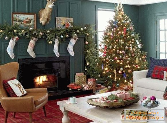 Christmas garland on a fireplace, photo 24