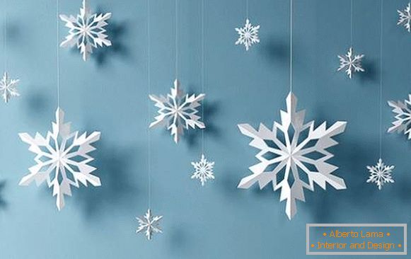 Christmas garland of snowflakes by own hands, photo 55