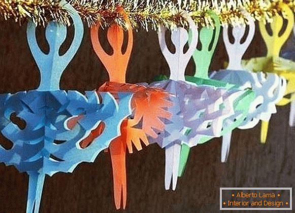 Christmas garland of snowflakes by own hands, photo 58