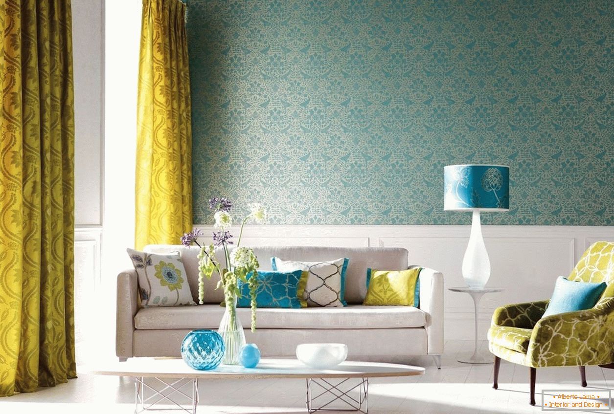 The combination of turquoise shades of wallpaper and yellow curtains