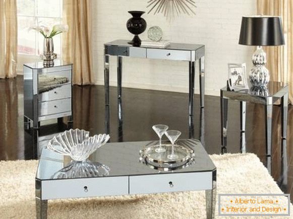 Design of a small living room - mirror furniture