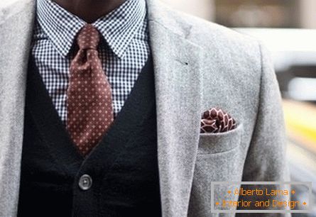 The choice of a tie for a gray jacket